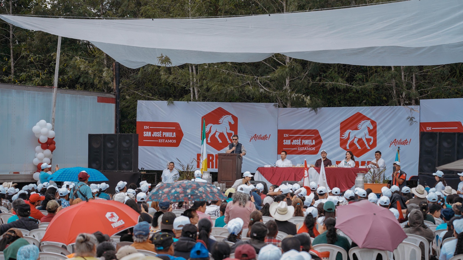 El expresidente Alfonso Portillo participa en la jornada de organización de San José Pinula